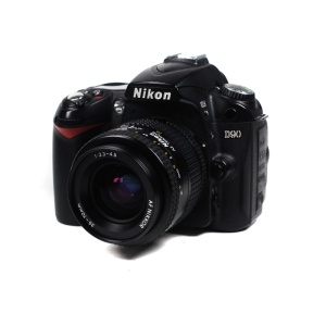 Used Nikon D90 + 35-70mm F3.3-4.5 Lens